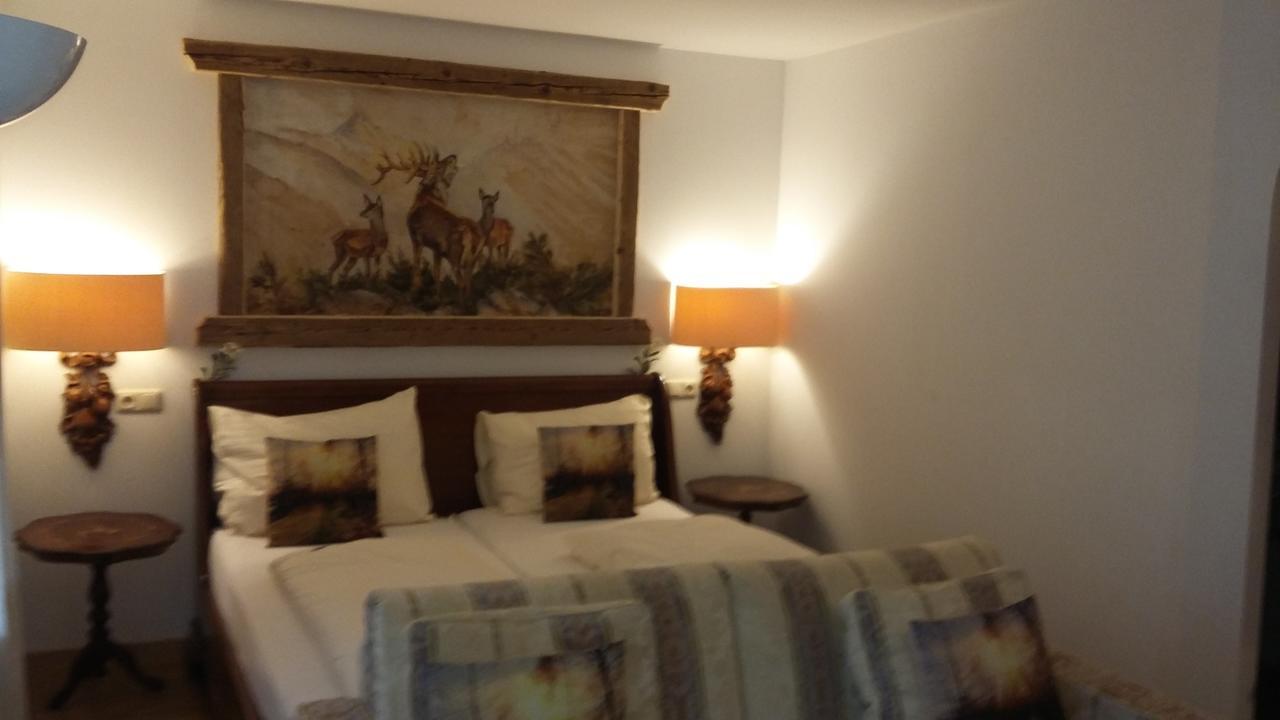 Platzhirsch Zur Alten Wagnerei Gastehaus Bed & Breakfast Sankt Wolfgang im Salzkammergut Bagian luar foto