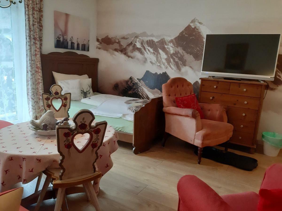 Platzhirsch Zur Alten Wagnerei Gastehaus Bed & Breakfast Sankt Wolfgang im Salzkammergut Bagian luar foto